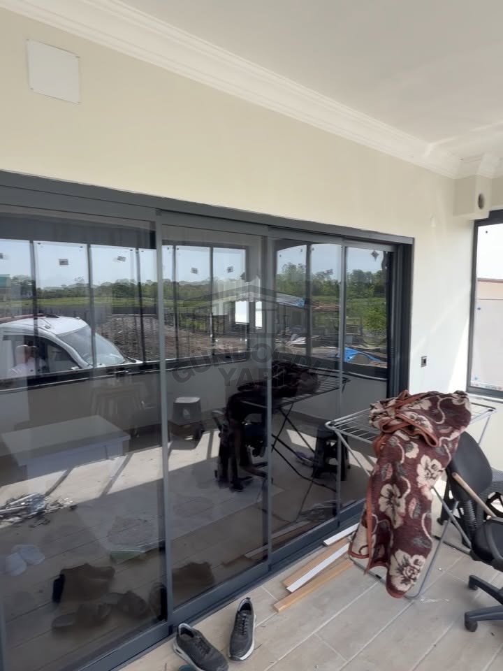 Cam Balkon Geniş